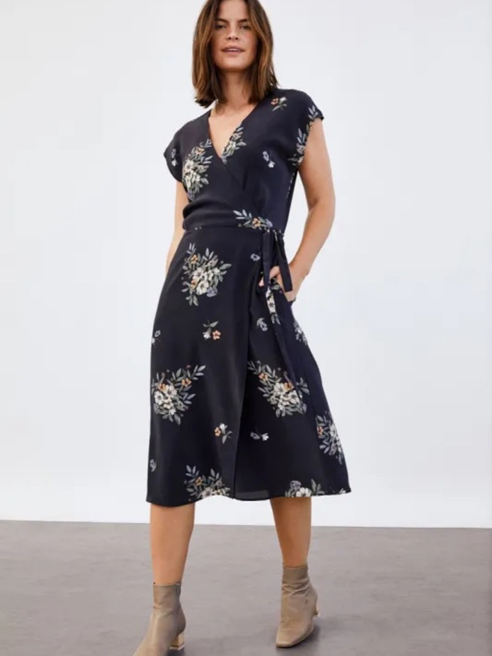 Amour Vert Sana Black Valley Floral Wrap Midi Wrap Dress